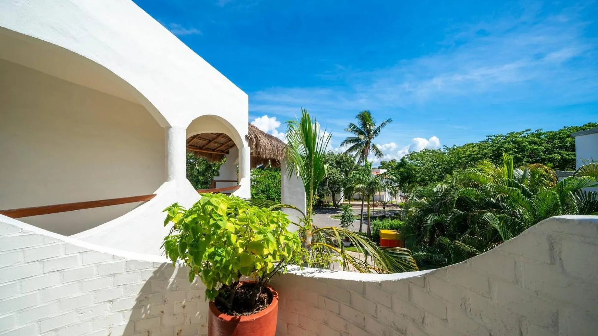Spacious 2 Bedroom Condo In Playacar II - At Rosa Blanca Condos - Sueno Playa del Carmen Mexiko